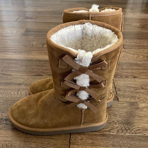Girls Koolaburra Bow boots. Chestnut. Sz 4. - Picture 3 of 7
